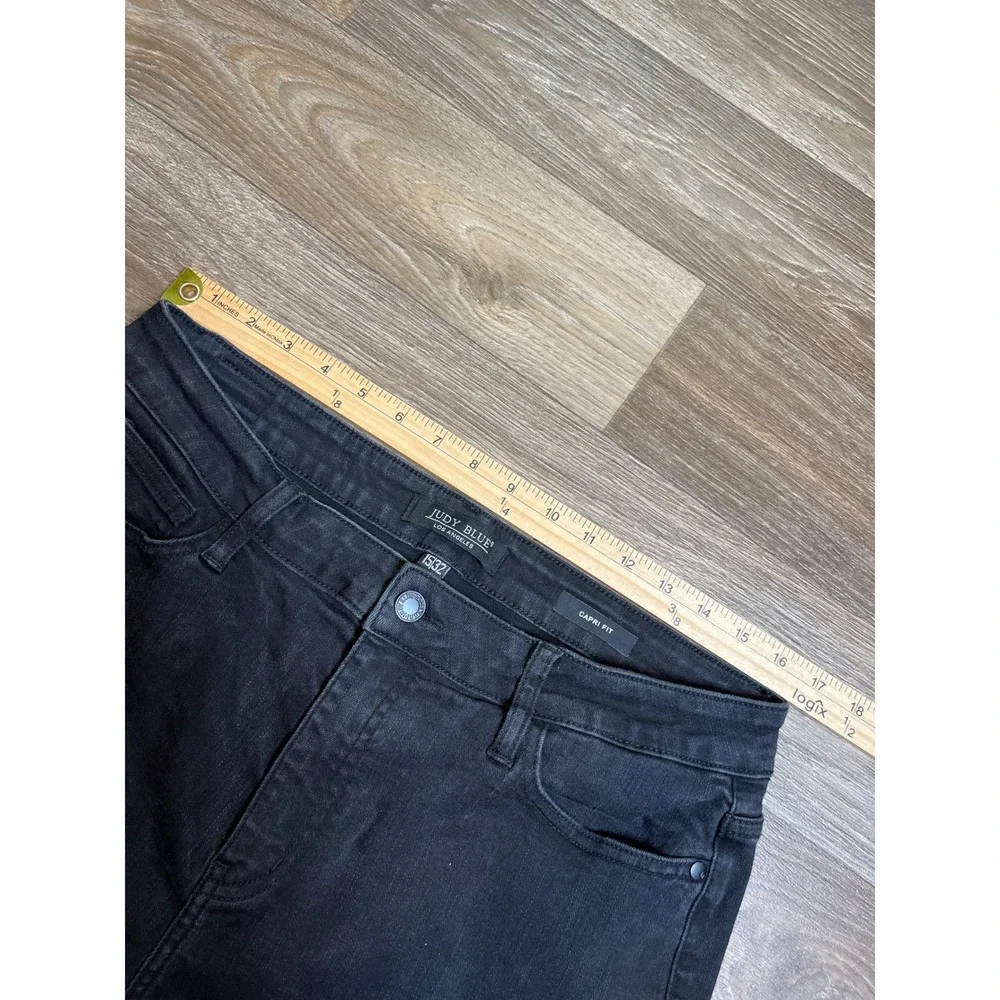 Judy Blue Capri Fit Black Denim Jeans Stretch Cropped Pants Minimalist Sz 15/32
